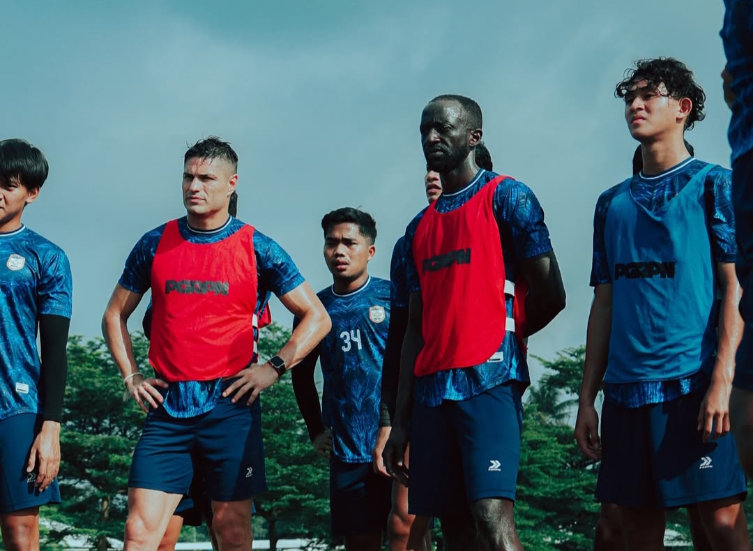 Pemain Adhyaksa FC sedang latihan