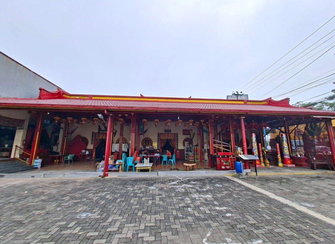 TEMPAT IBADAH: TITD Klenteng Hok Hien Bio menjadi salah satu rumah ibadah tiga ajaran yang berada di Jalan A. Yani Kudus, kemarin. (ANDIKA TRISNA SAPUTRA/RADAR KUDUS)