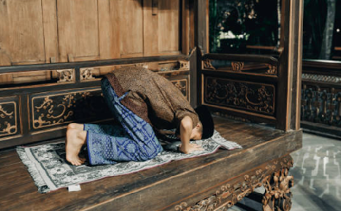 Ilustrasi sholat sendiri