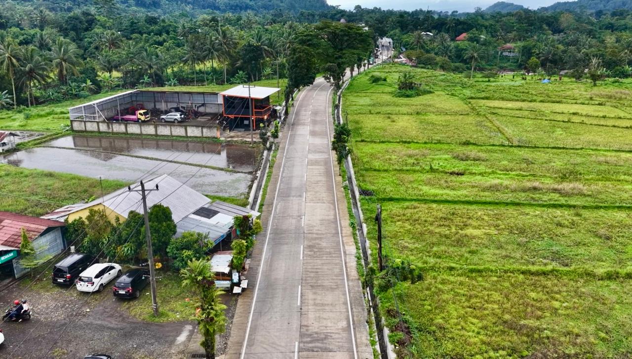 Pemerintah Provinsi Jawa Tengah menargetkan seluruh titik jalan berlubang di ruas provinsi selesai diperbaiki sebelum arus mudik dan balik Lebaran. Upaya ini diprioritaskan untuk menjamin keselamatan
