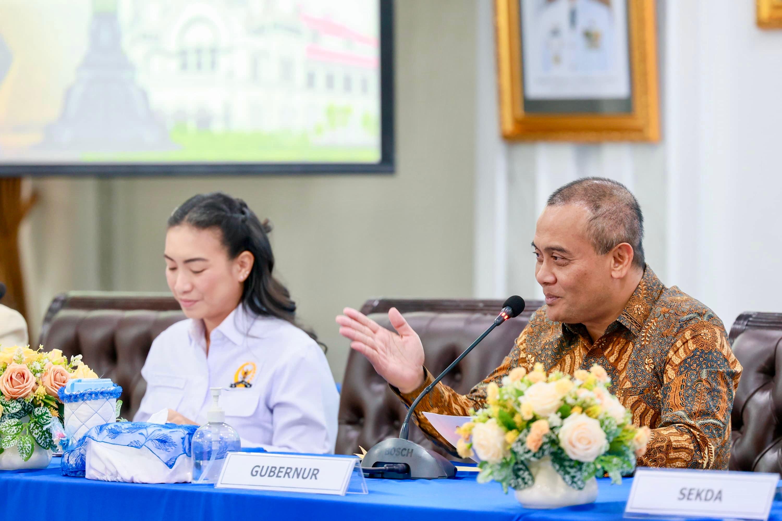 Ketua Tim Kunjungan Kerja Reses Komisi VII DPR RI, Rahayu Saraswati Djojohadikusumo, saat memimpin kunjungan di Kompleks Kantor Gubernur Jawa Tengah, Jumat, 20 Februari 2026.