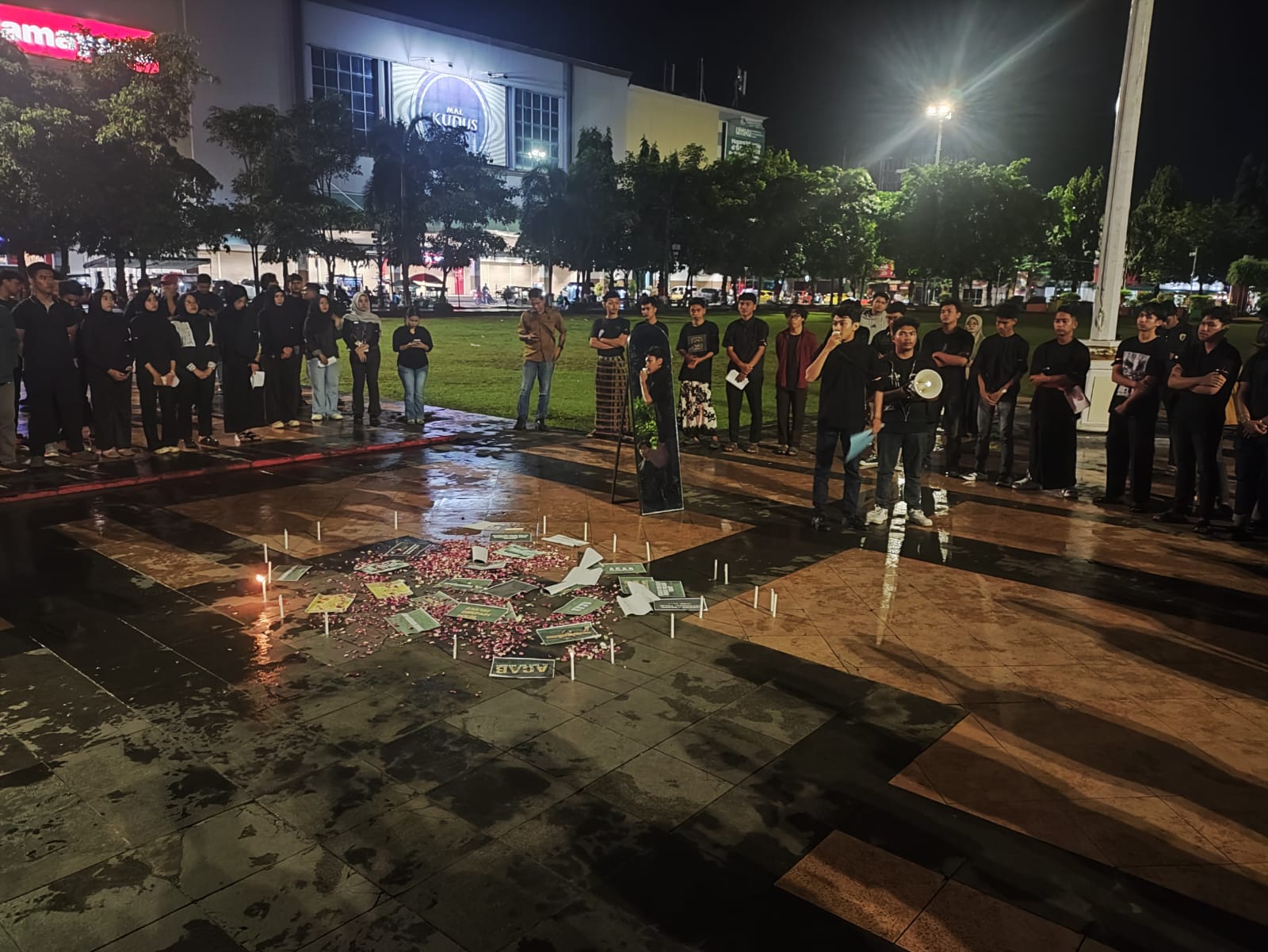  USUT TUNTAS: Aliansi Mahasiswa Bergerak UMK menyampaikan tuntutan