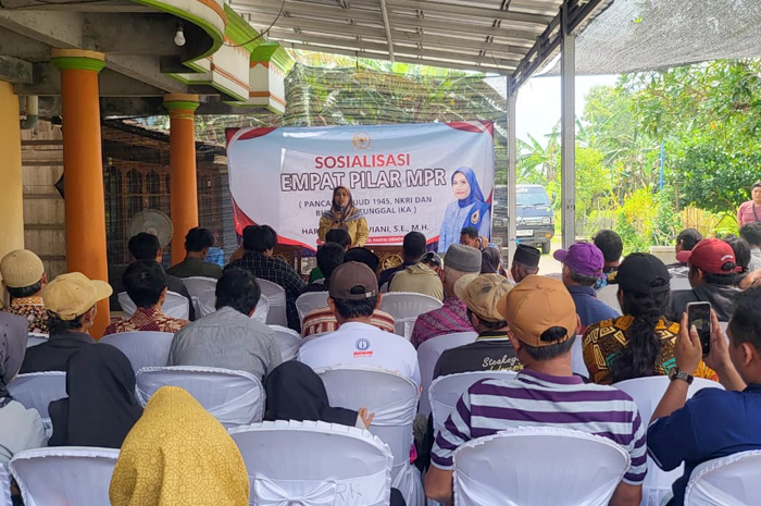 Anggota MPR RI Harmusa&nbsp;tegaskan pentingnya penghayatan serta penerapan nilai-nilai empat pilar kebangsaan dalam kehidupan sehari-hari guna menjaga keutuhan bangsa.  