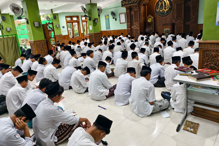 MAN 2 Kudus&nbsp;menghadirkan program pembiasaan ibadah bertajuk &ldquo;Ramadan Berkah, Ramadan Bahagia"  