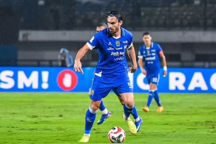 Aksi Andrew Jung di laga kemenangan Persib Bandung dari Persita Tangerang. (Dok. Andrew Jung)