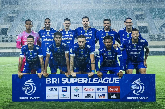 Persib Bandung akan menjamu Madura United pada pekan 23 Super League dengan mengusung misi wajib menang. (instagram.com/@elianoreijnders)