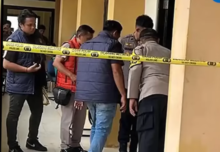 TKP mahasiswa Universitas Islam Negeri Sultan Syarif Kasim Riau pembacokan brutal memakai kapak ke korban