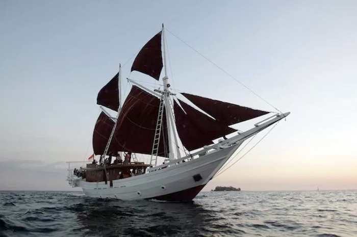 Ilustrasi Perahu Pinisi.