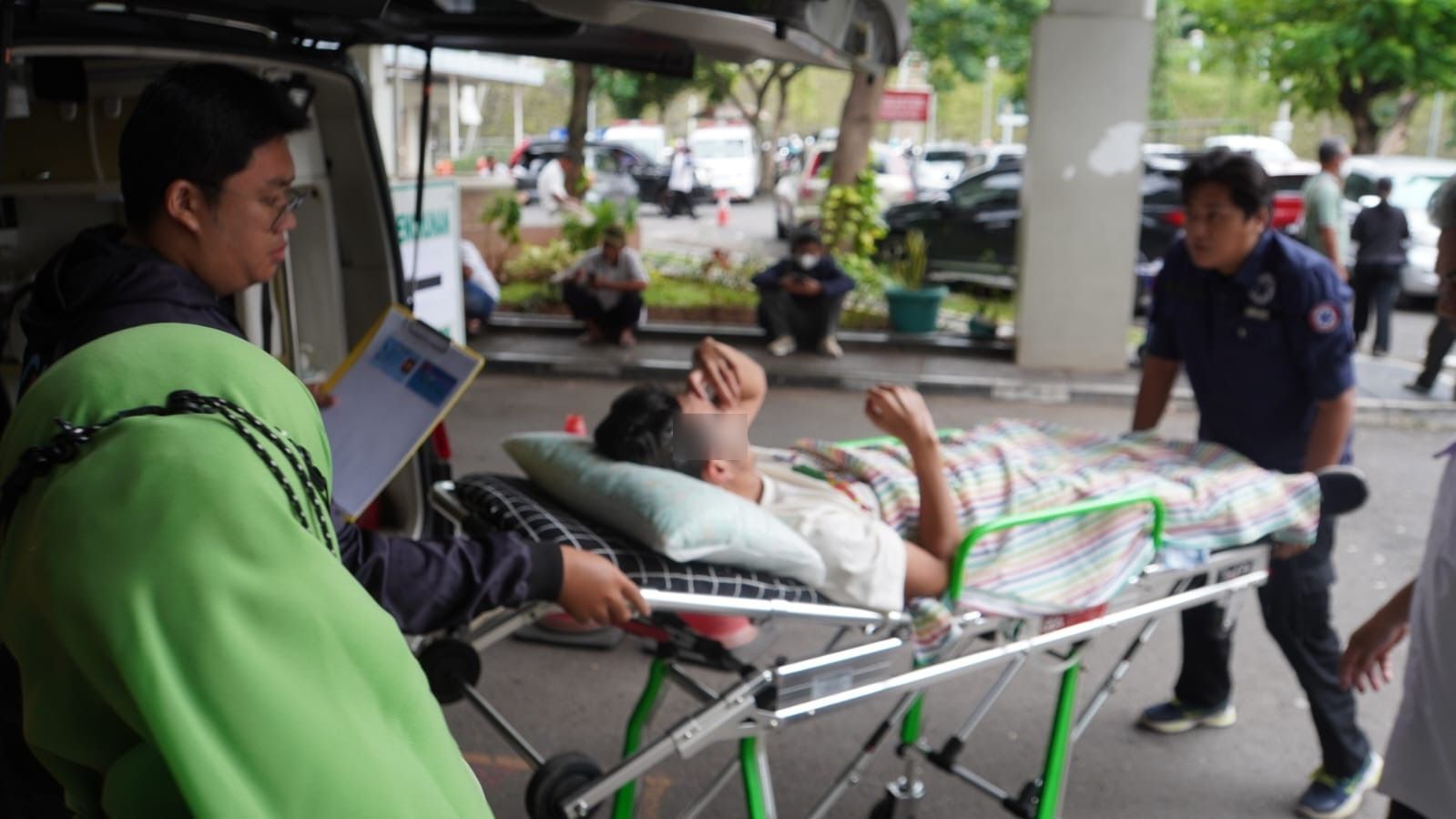 PEDULI: Pekerja migran asal Jepara dipulangkan karena sakit. 