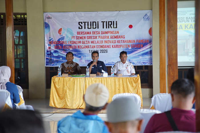 PT Semen Gresik memfasilitasi kegiatan studi tiru warga enam desa yang tergabung dalam Forum Masyarakat Madani (FMM) berkunjung ke Desa Kaliwedi, Kecamatan Gondang, Sragen.