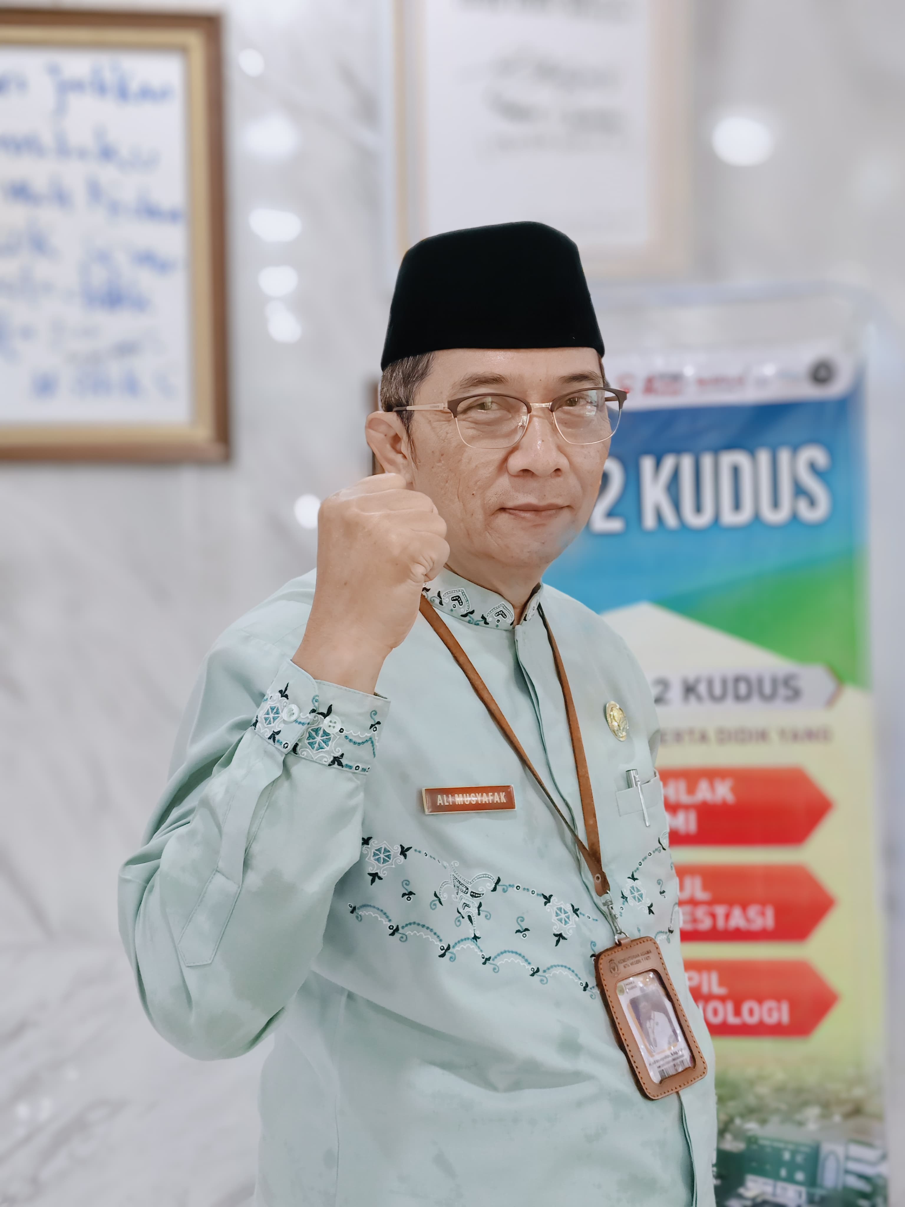 Kepala MAN 2 Kudus, H. Ali Musayafak, S.Ag., M.Pd.I, 
