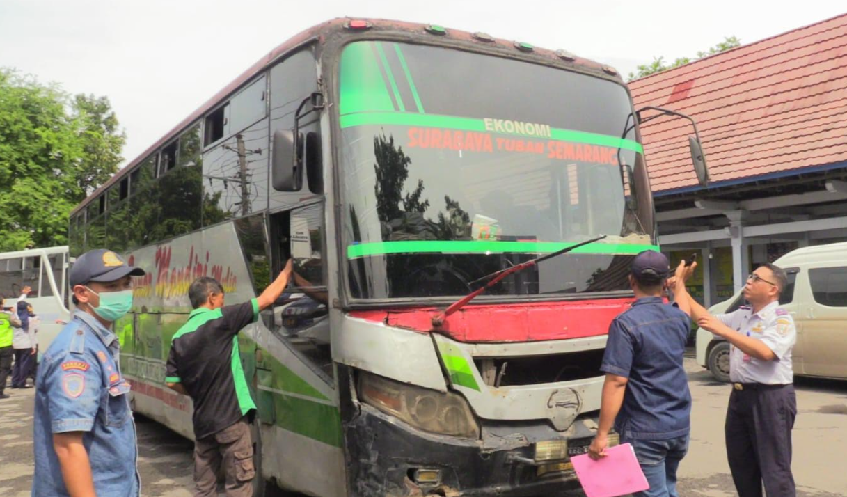 Ramp Check di Rembang Temukan Ban Retak, Dishub Tegur Perusahaan Angkutan