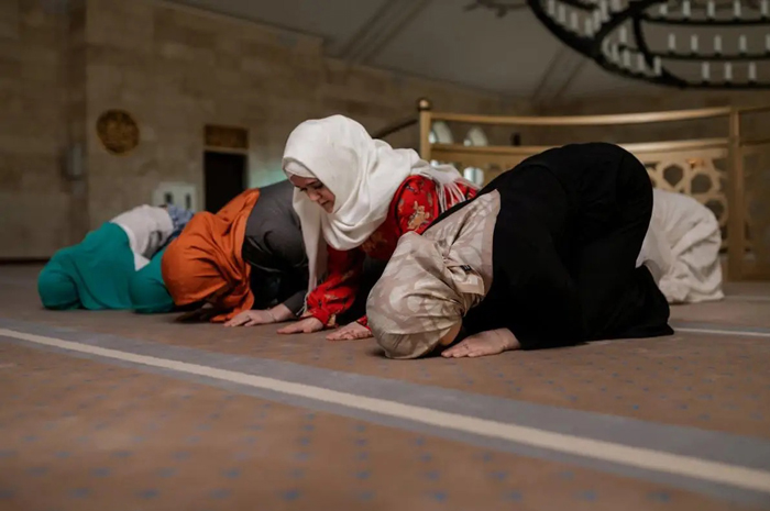 lustrasi sujud (pexels.com/Alena Darmel)