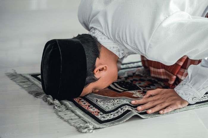 Ilustrasi sujud dalam sholat  