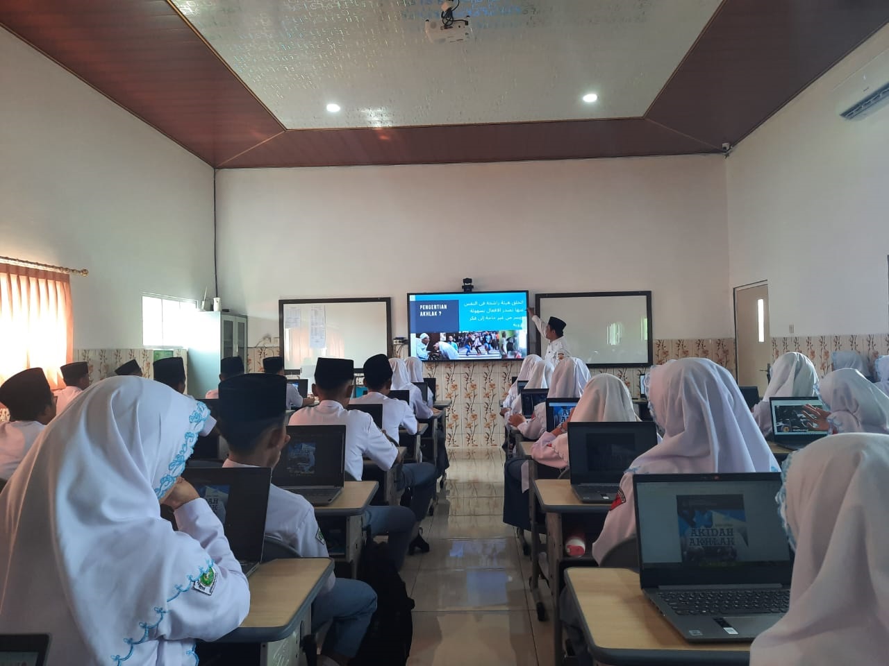 FAVORIT: Salah satu kelas digital di MA Sunniyyah Selo Tawangharjo, Kabupaten Grobogan.