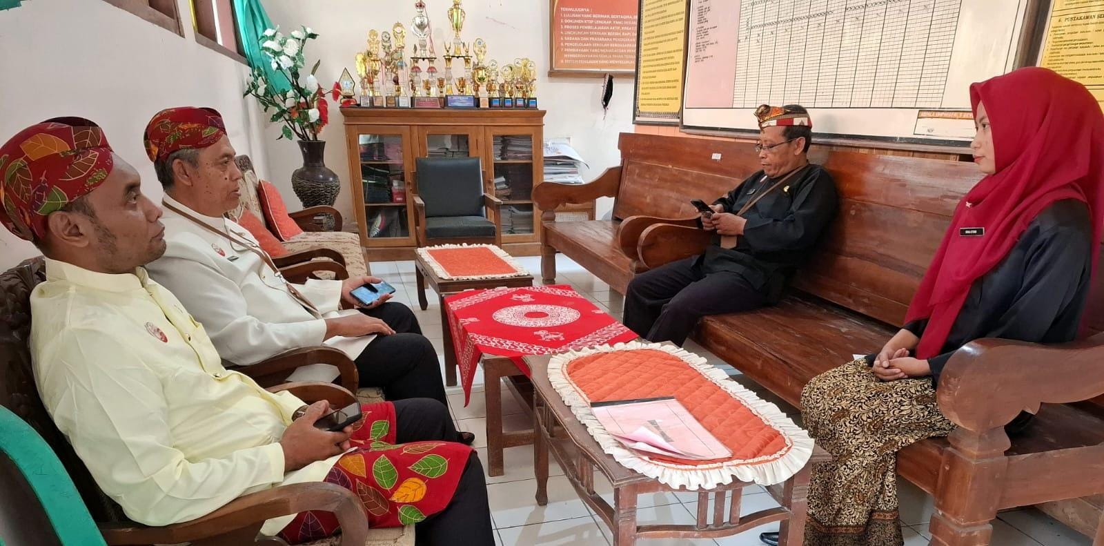 AUDIENSI: Kepala BKPSDM Grobogan saat audiensi dengan tenaga pendidik.