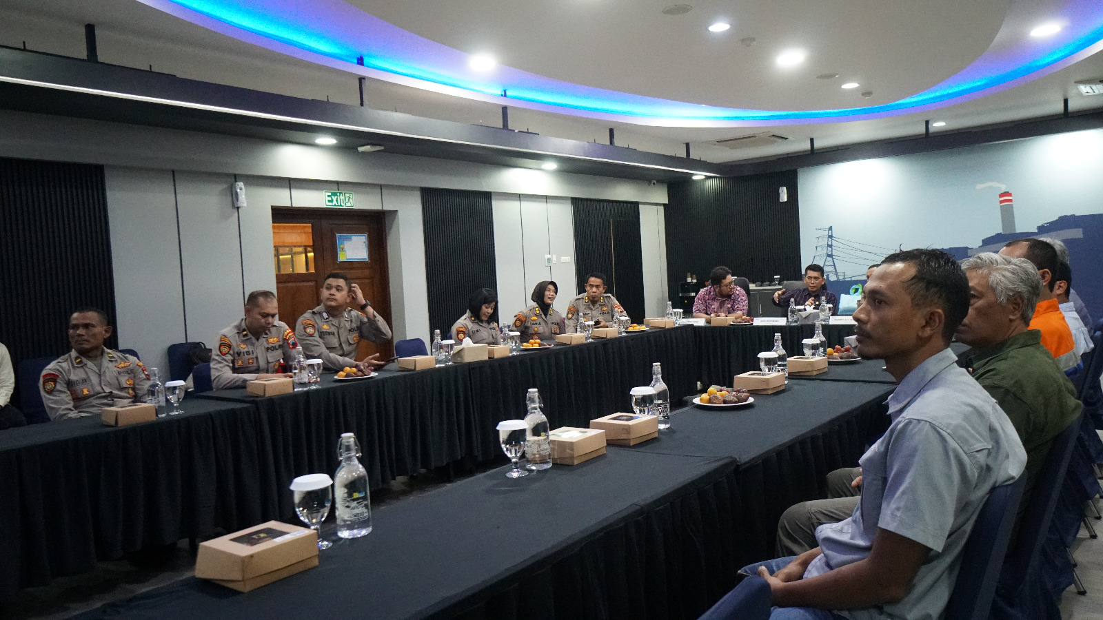 SINERGI: Suasana pertemuan Dir Pamobvit Polda Jateng beserta jajaran Polda Jawa Tengah dan General Manager PLN UIK Tanjung Jati B :