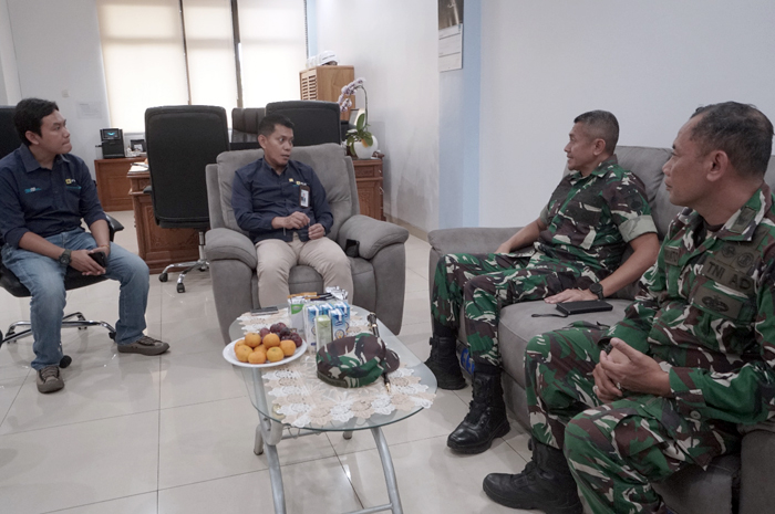 Suasana pertemuan Dandim Jepara Letkol Arm Ranna Hidfitriyadi beserta jajaran dan General Manager PLN UIK Tanjung Jati B, Andi Makkasau