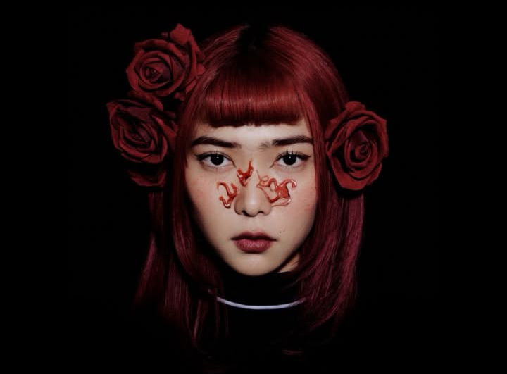 Isyana Sarasvati dituding terlibat Illuminati (@isyanasarasvati)