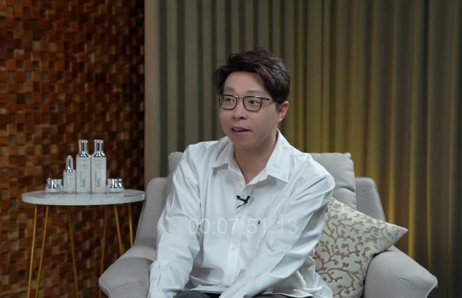 Dokter Richard Lee (Foto: Youtube dr Richard Lee)