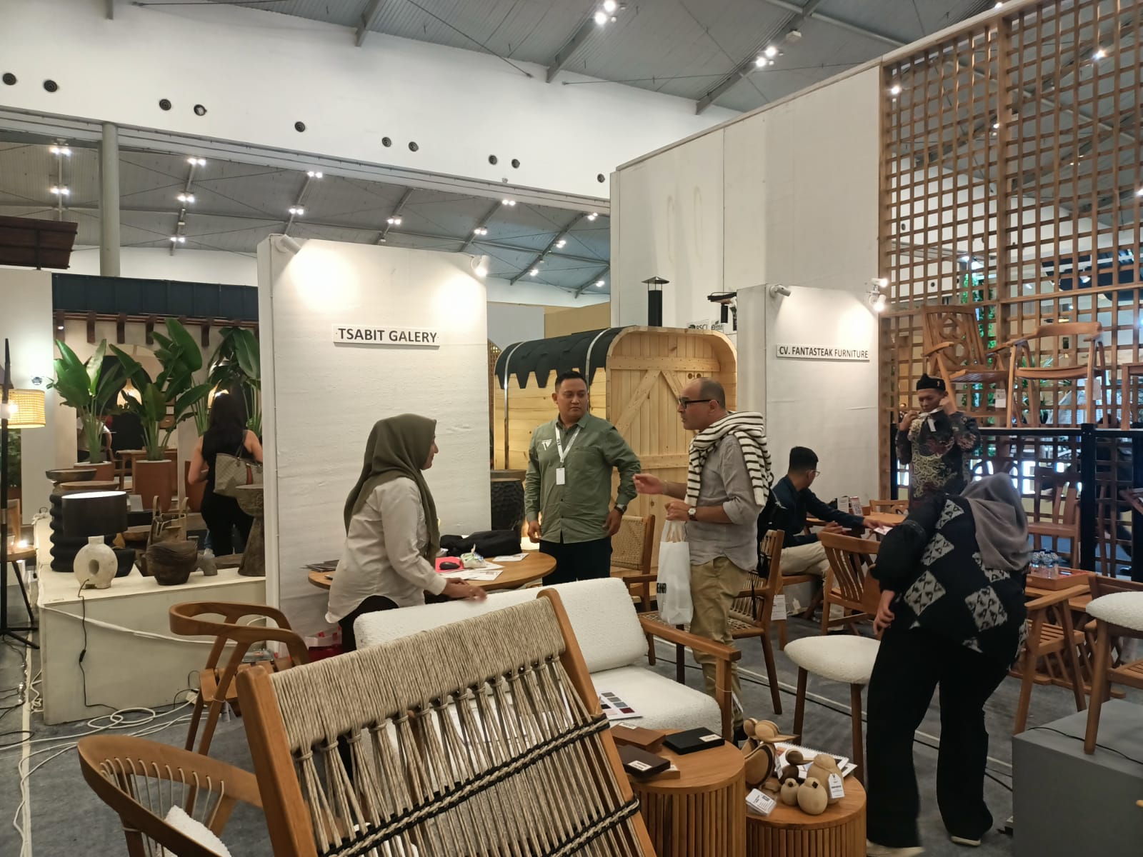 MENARIK: Paviliun Jepara digeruduk buyer di IFEX 2026.