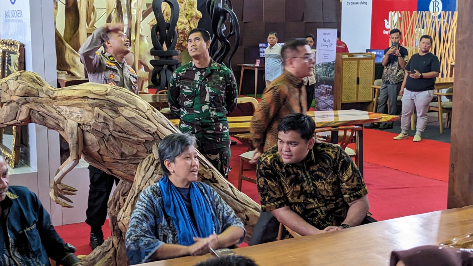 SINERGI: Wakil Ketua MPR RI Lestari Moerdijat bersama Wakil Bupati Jepara M. Ibnu Hajar saat membuka JIF BW 2026.