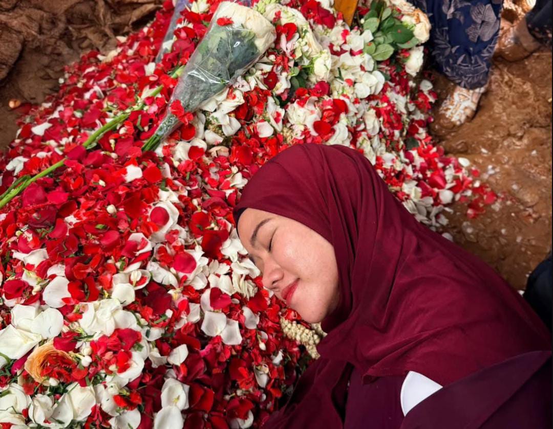 Yura Yunita di pemakaman Vidi Aldiano (Foto: instagram @yurayunita)