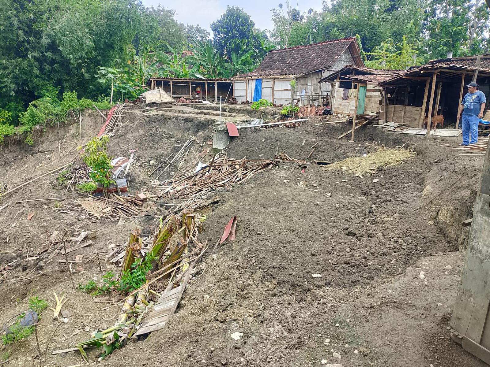 LONGSOR: Kondisi tanah gerak di Desa Ketro Kecamatan Karangrayung.