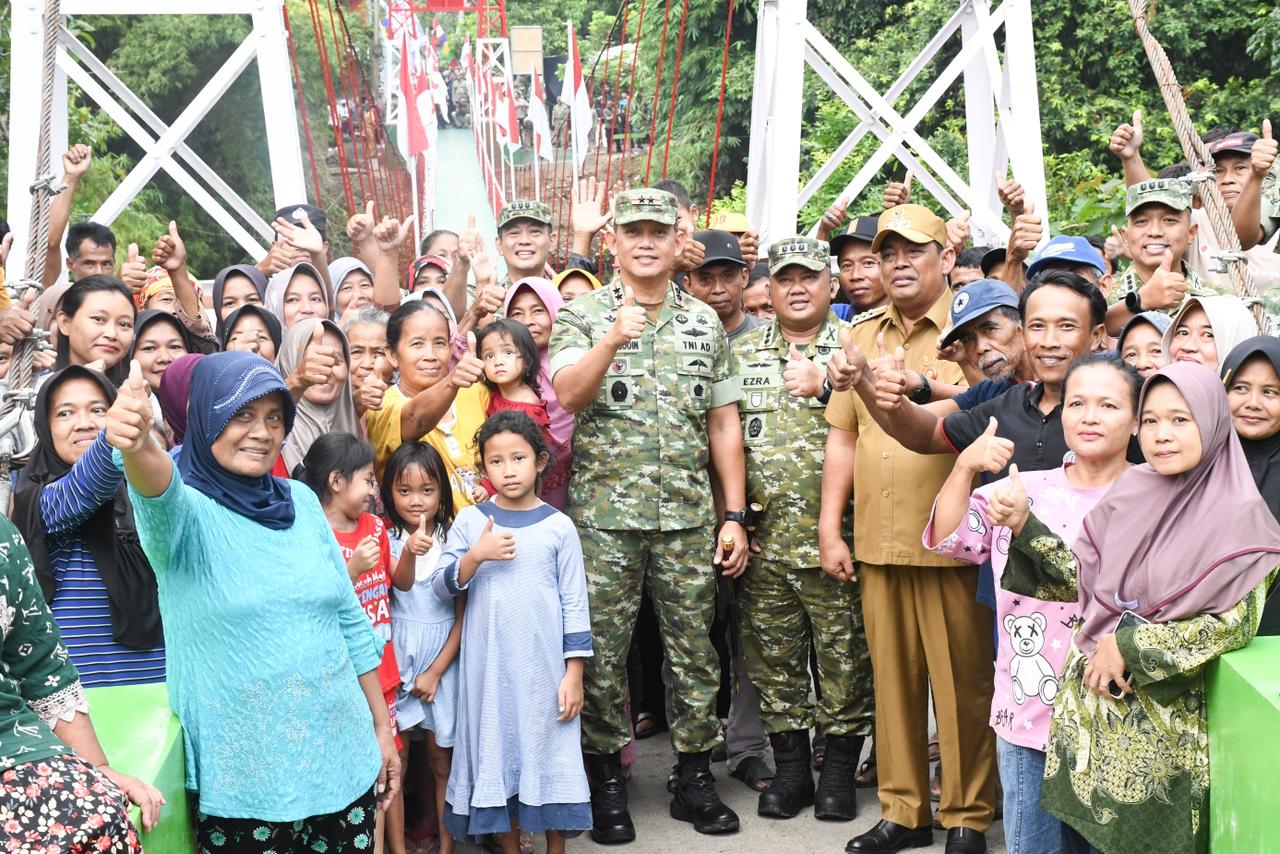 DIRESMIKAN: Jembatan Perintis Garuda di Kecamatan Kedungjati, Kabupaten Grobogan, Jawa Tengah diresmikan. 