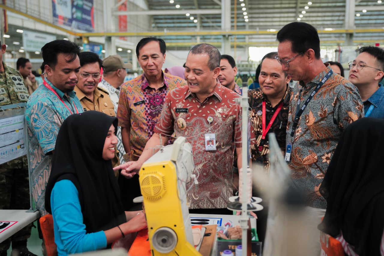 Cek Langsung di PT SCI, Ahmad Luthfi Pastikan Perusahaan di Jateng Taat Bayar THR Tepat Waktu