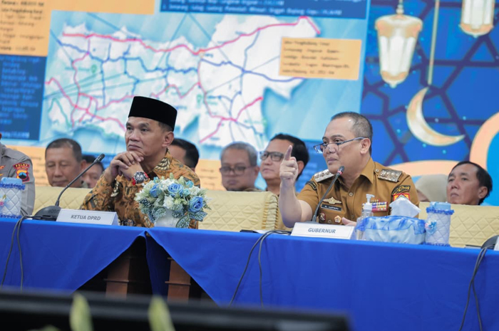 Gubernur Jawa Tengah Ahmad Luthfi&nbsp;saat menghadiri rapat lintas sektoral kesiapan arus mudik dan perayaan Idulfitri di Gradhika Bhakti Praja, Semarang, Senin (9/3/2026).