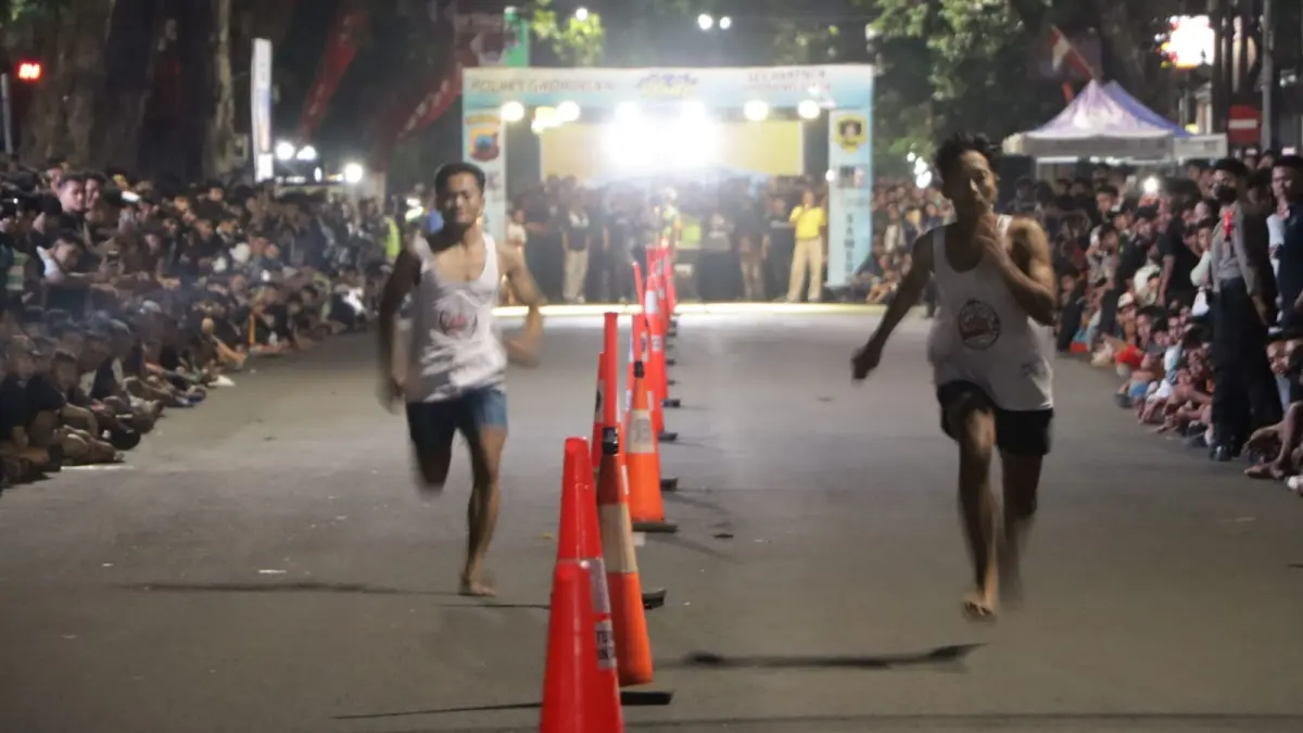 EVENT: Satlantas Polres Groboga saat menggelar event NyekerRun di sepanjan Jalan R Soeprapto Purwodadi.
