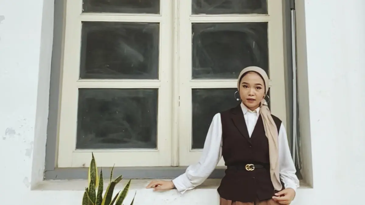 VINTAGE: Penampilan vintage membuat momen Lebaran tampak elegant. (SALSABILLA UNTUK RADAR KUDUS)
