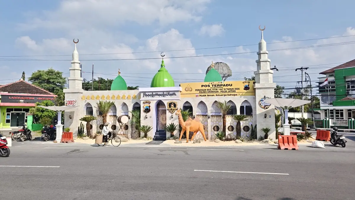 ALA TIMUR TENGAH: Pos Pelayanan Terpadu di Simpang Lima Purwodadi mencuri perhatian.