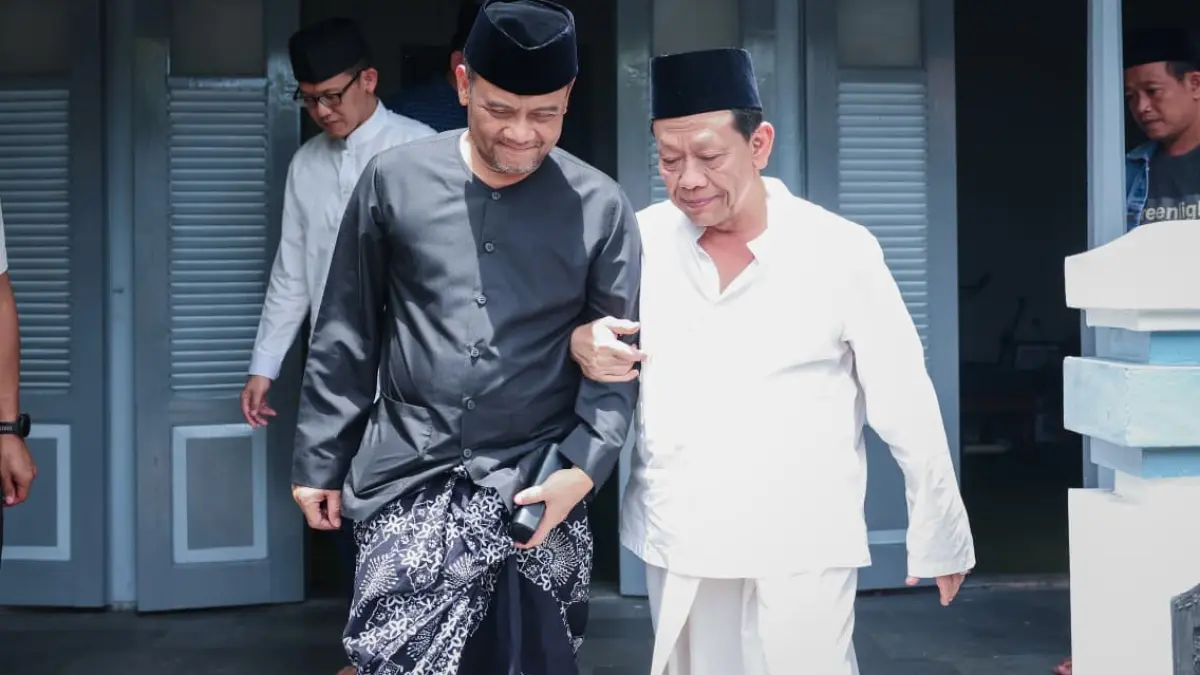 JALIN SILATURAHMI: Menjelang Lebaran 2026, Gubernur Jawa Tengah Ahmad Luthfi melakukan kunjungan atau sowan ke Pengasuh Pondok Pesantren (Ponpes) Girikusumo Mranggen KH Munif Muhammad Zuhri (Mbah Munif) dan Pengasuh Ponpes Al-Ittihad Poncol Bringin Kabupaten Semarang, KH Fathurrohman Thohir pada Jumat, 20 Maret 2026.
