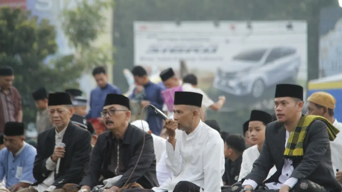 MENGGEMA: Takbir mengalun di Alun-alun Jepara I jelang Salat Idulfitri pada Jumat (20/3) pukul 06.00.