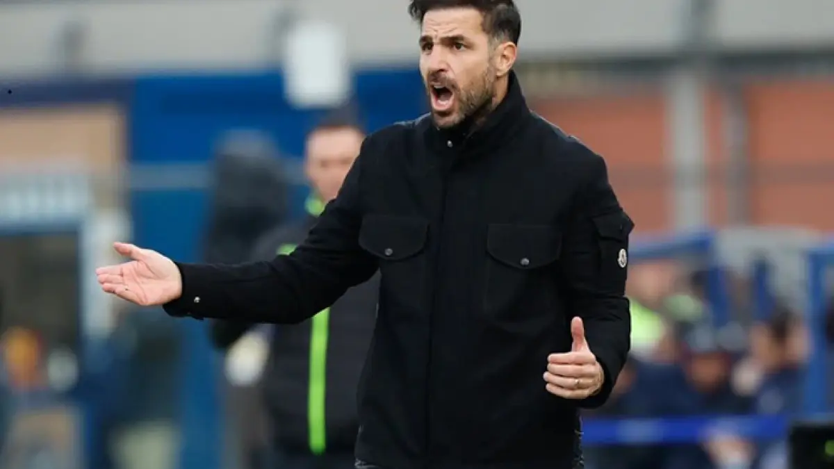 Pelatih Como Cesc Fabregas (Foto: Alessandro Garofalo/REUTERS)