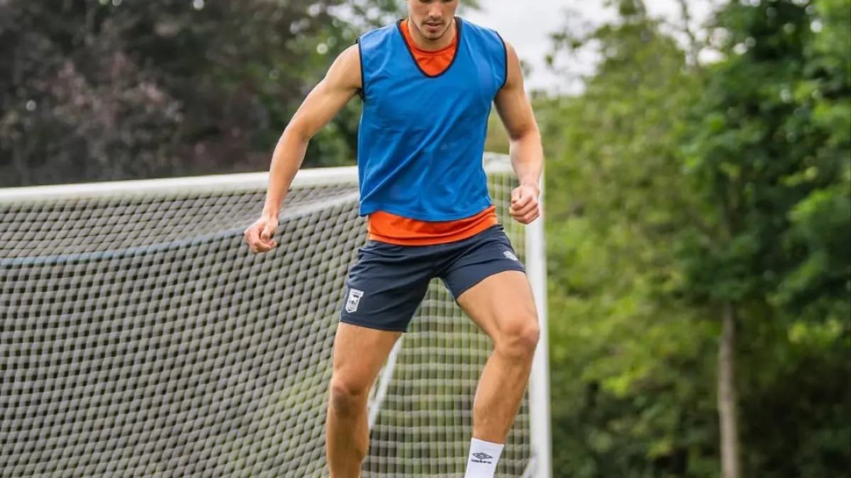 Elkan Baggot