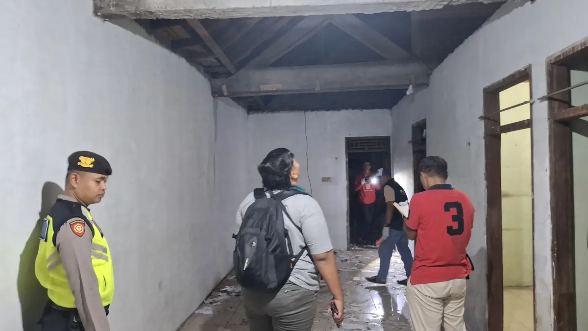 OLAH TKP: Inafis Polres Grobogan saat melakukan olah TKP di Desa Ngraji Kecamatan Purwodadi. (POLSEK PURWODADI UNTUK RADAR KUDUS)