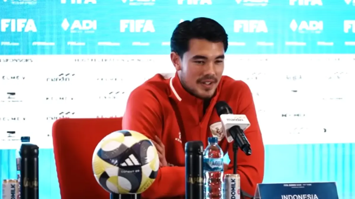 Elkan Baggot saat konferensi pers bersama timnas Indonesia