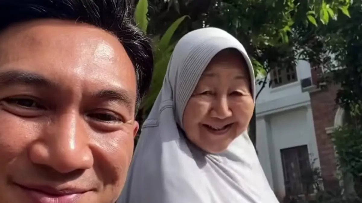 Momen Anji bersama ibunya (Foto: tangkapan layar reels instagram @duniamanji)