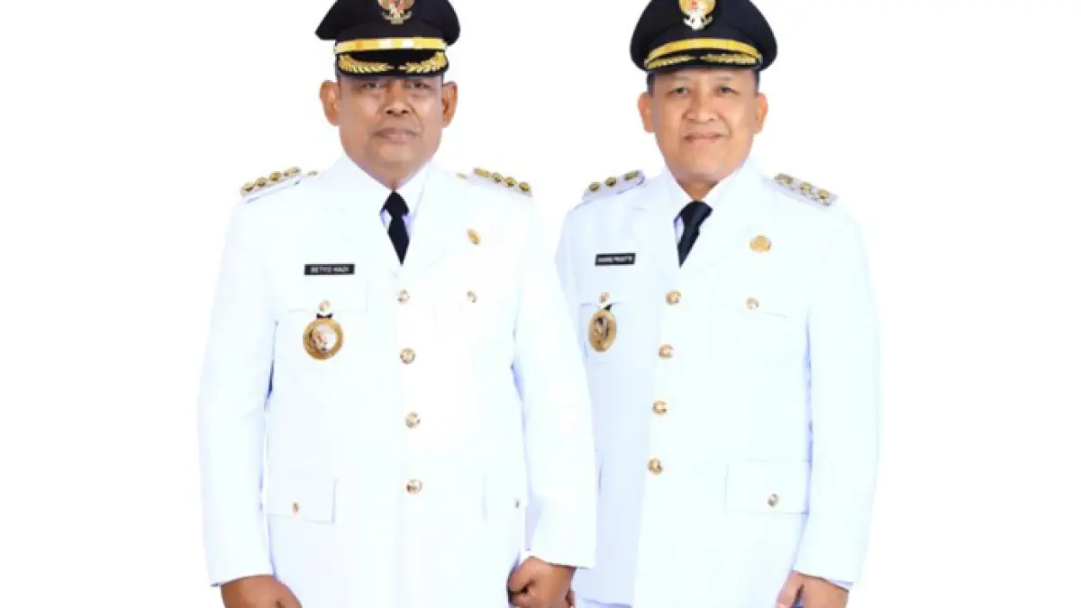 KIRI-KANAN: Bupati Grobogan Setyo Hadi, &nbsp;Wakil Bupati Grobogan H. Sugeng Prasetyo, SE, MM