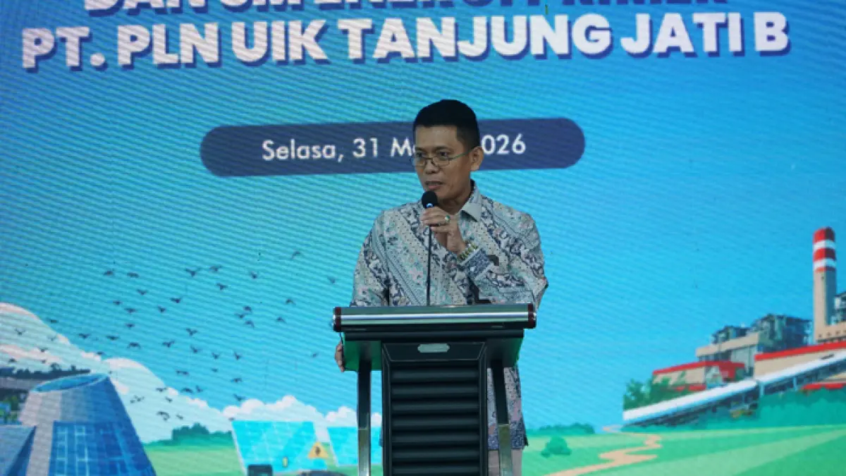 General Manager PLN UIK Tanjung Jati B, Andi Makkasau, menyampaikan sambutannya dalam acara halal bi halal PLN UIK Tanjung Jati B