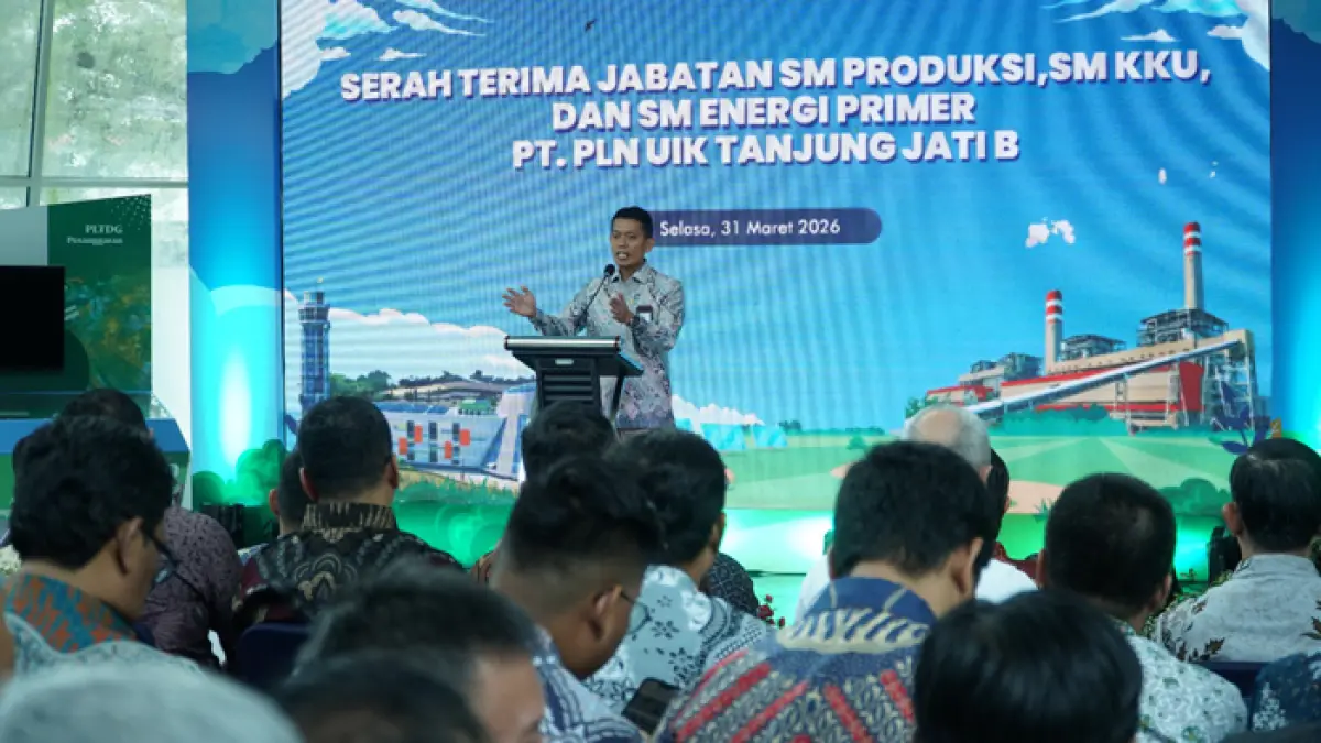 General Manager PLN UIK Tanjung Jati B, Andi Makkasau, menyampaikan sambutannya dalam acara Pisah Sambut Senior Manager