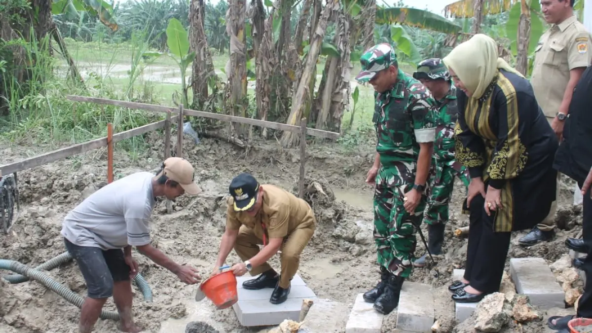 GROUNDBREAKING: Jembatan Garuda mulai dibangundi Desa Kedungrejo menghubungkan Dusun Kedunrejo dan Dusun Geneng serta Desa Rejosari Kecamatan Grobogan. (INTAN MAYLANI/RADAR KUDUS)
