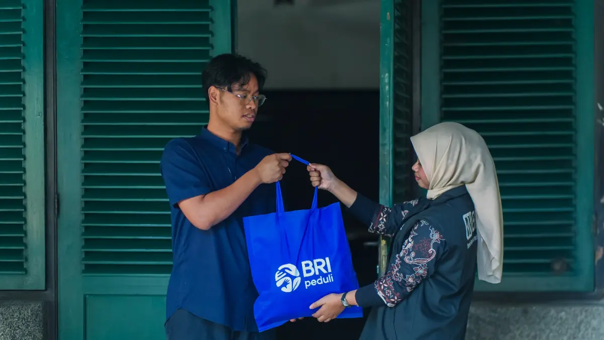 PEDULI: Memaknai perayaan Paskah 2026, PT Bank Rakyat Indonesia (Persero) Tbk melalui program Corporate Social Responsibility (CSR) BRI Peduli menyalurkan sebanyak 10.050 paket sembako kepada umat Nasrani di berbagai wilayah di Indonesia. 