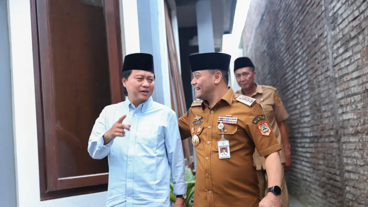 SINERGI: Gubernur Jawa Tengah,&nbsp;Ahmad Luthfi, melakukan pertemuan dengan KH Muhammad Yusuf Chudlori atau Gus Yusuf untuk membahas langkah terpadu dalam pengentasan kemiskinan, sekaligus menyoroti kesiapan daerah menghadapi potensi gejolak global yang dapat memengaruhi ketersediaan dan harga bahan bakar minyak (BBM).