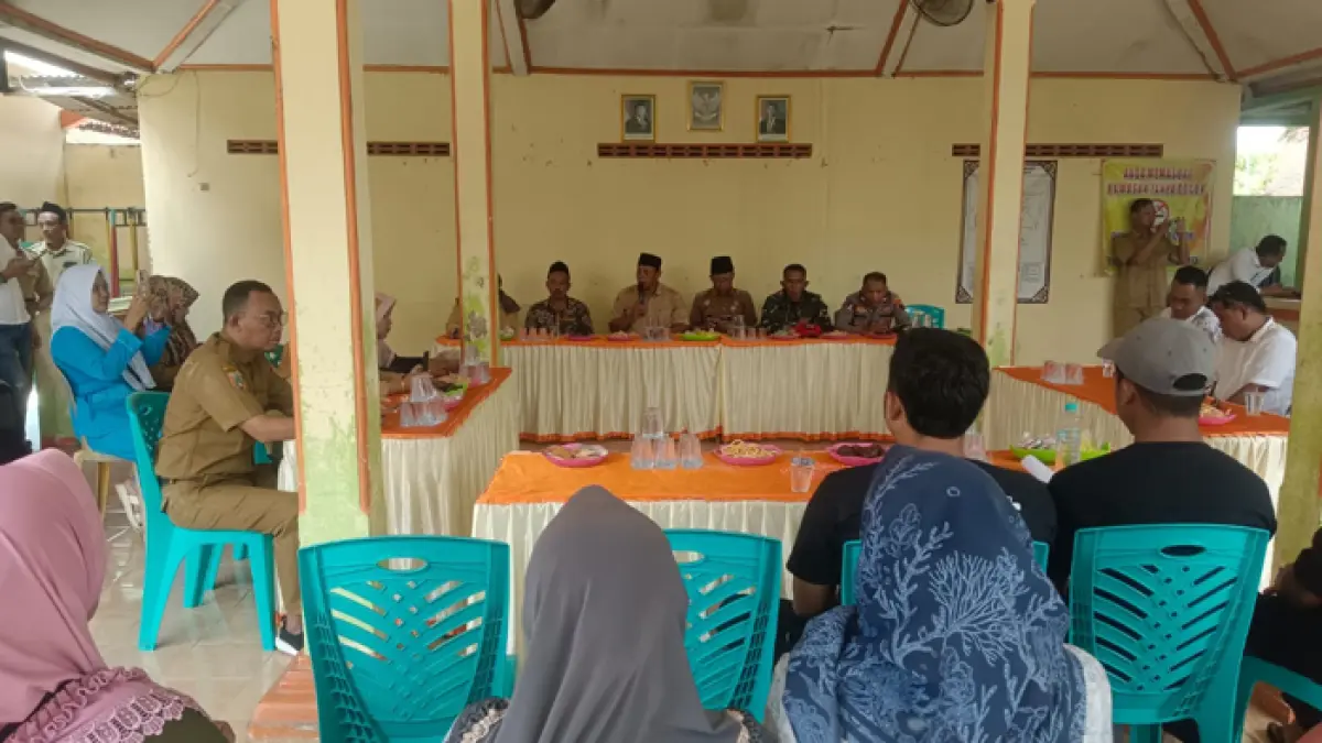 AUDIENSI: Desa Sambiroto menggelar Musdes buntut blokade truk tambang di wilayah setempat. (ISTIMEWA UNTUK RADAR KUDUS)