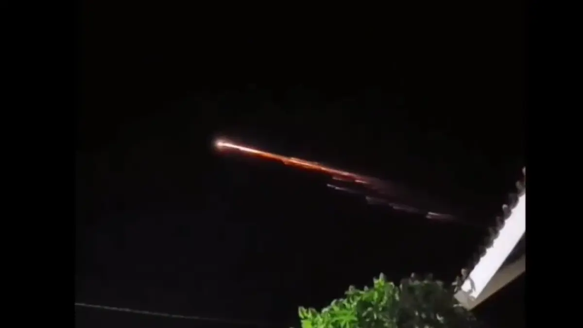Kilatan Misterius di Langit Lampung