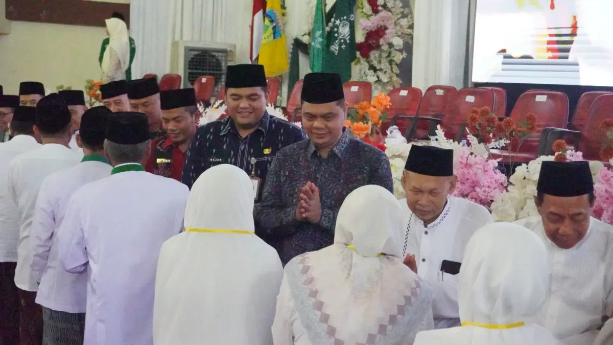 SINERGIS: Bupati Jepara H. Witiarso Utomo bersama Wakil Bupati Muhammad Ibnu Hajar menghadiri halalbihalal Muhammadiyah-NU. 
